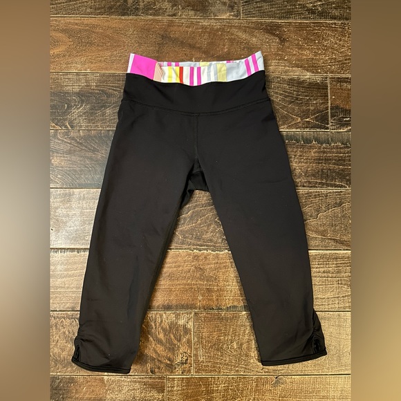 Lululemon Crop Pants Sz 0 - Picture 1 of 6